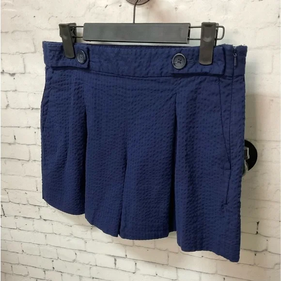 Banana Republic Womens Seersucker Maritime Blue Stretch Chino Shorts Size 2 - Picture 2 of 6